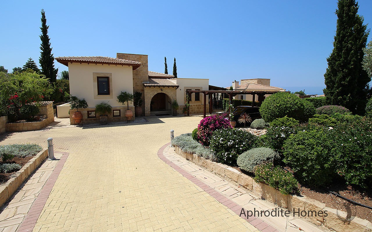 AH210V-4-Bed Luxury Detached Villa