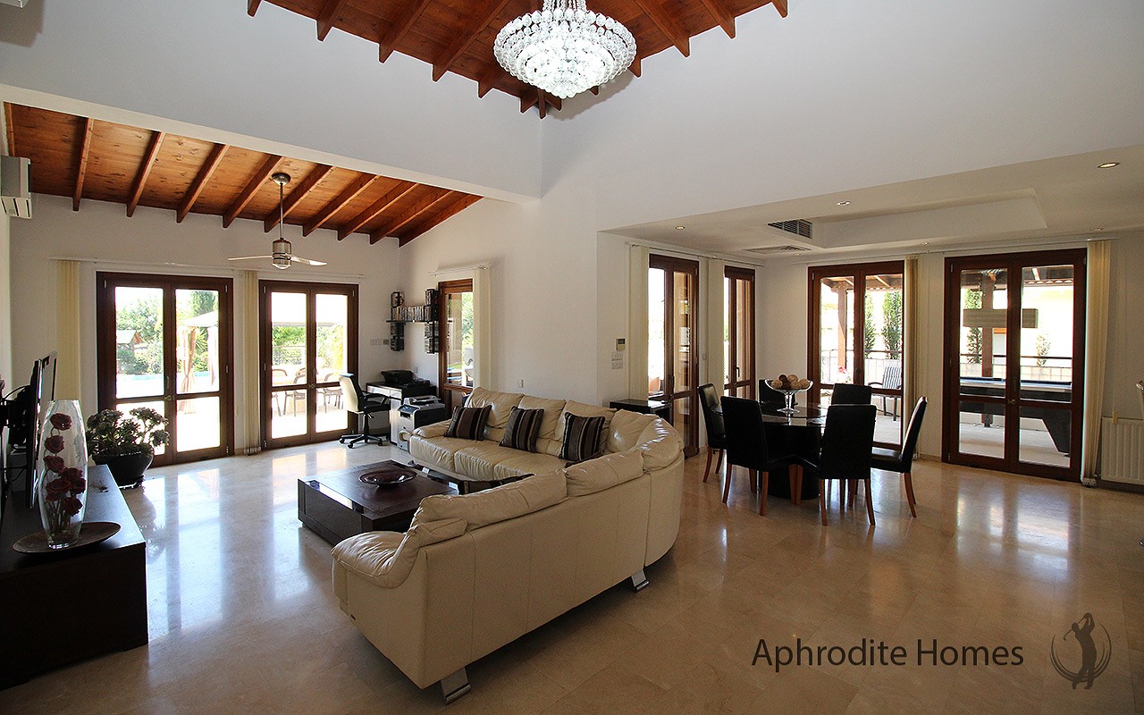 AH210V-4-Bed Luxury Detached Villa