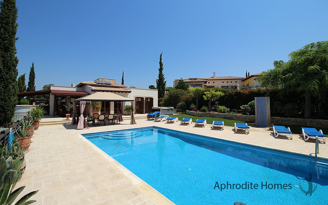AH210V-4-Bed Luxury Detached Villa