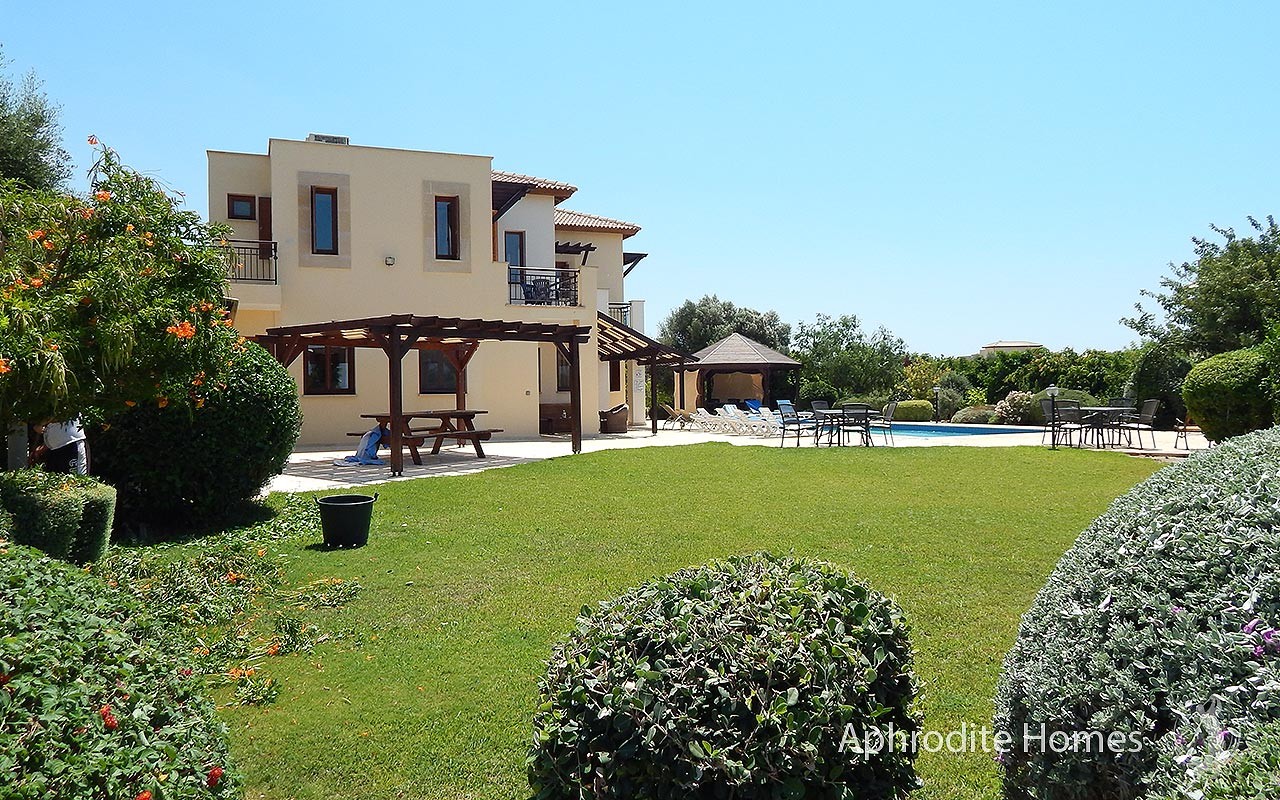 AH129V 5-Bed Luxury Villa