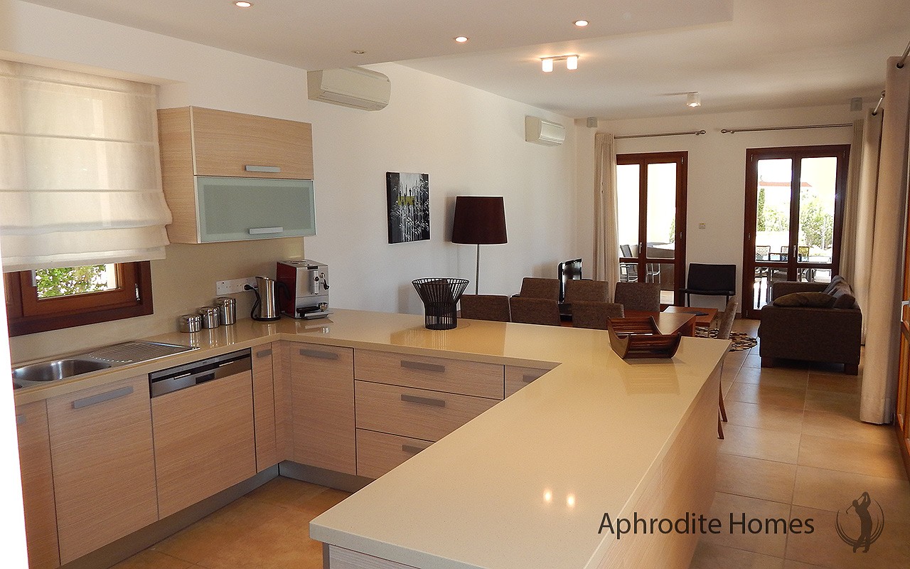 AH111V - 5-Bed Luxury Villa