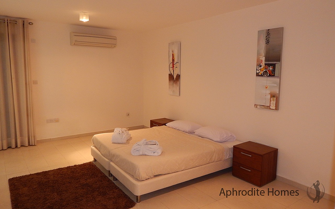 AH111V - 5-Bed Luxury Villa