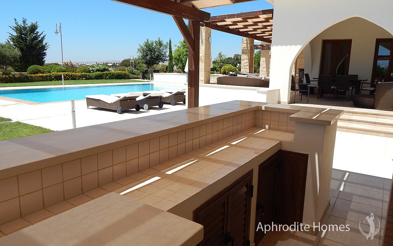 AH111V - 5-Bed Luxury Villa