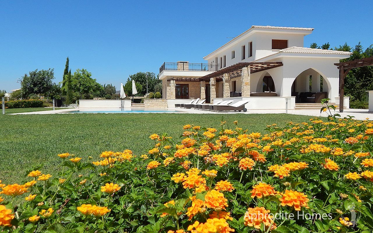 AH111V - 5-Bed Luxury Villa