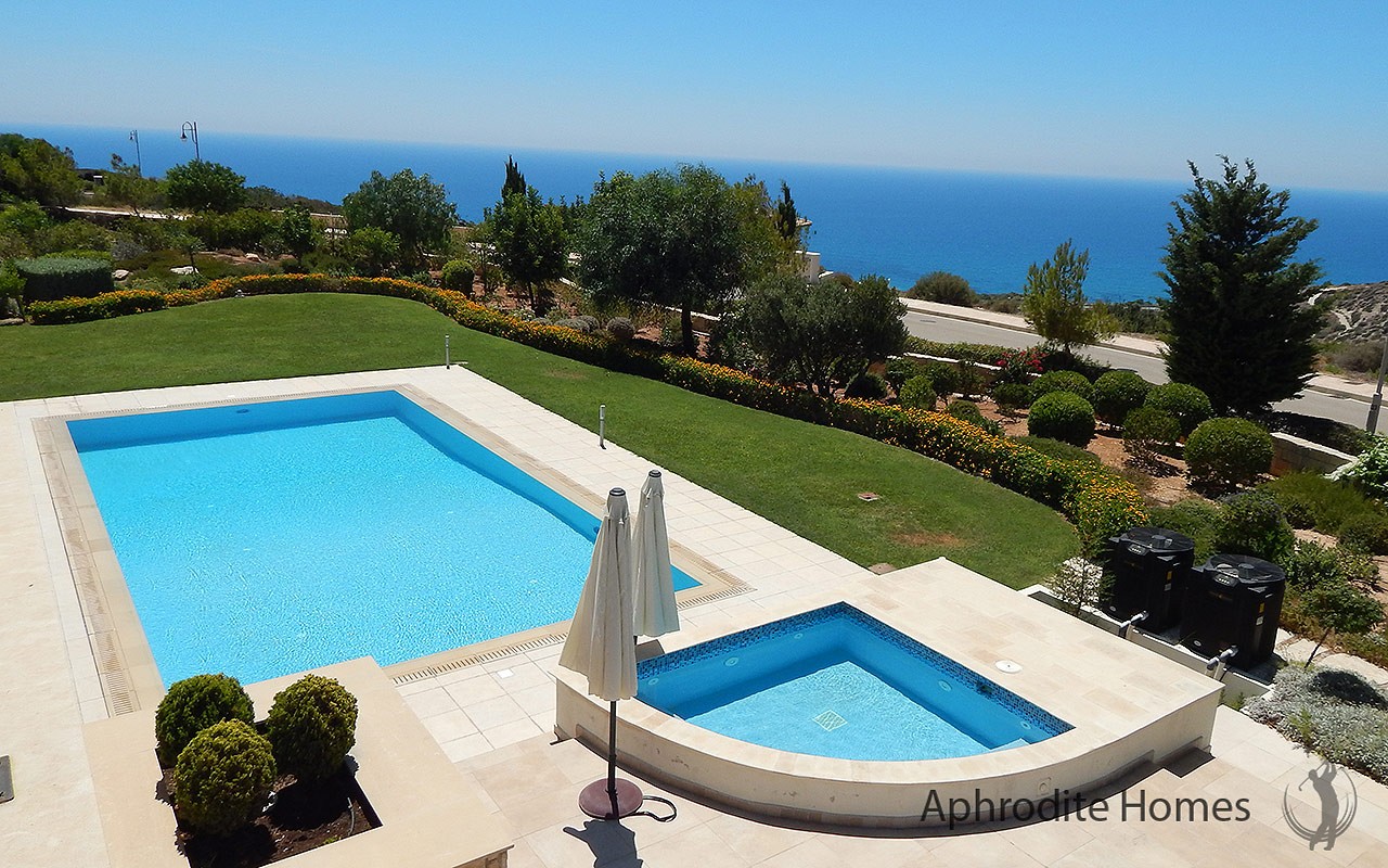 AH111V - 5-Bed Luxury Villa