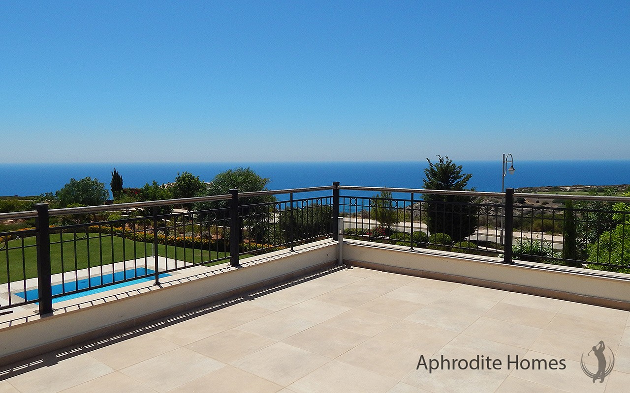 AH111V - 5-Bed Luxury Villa