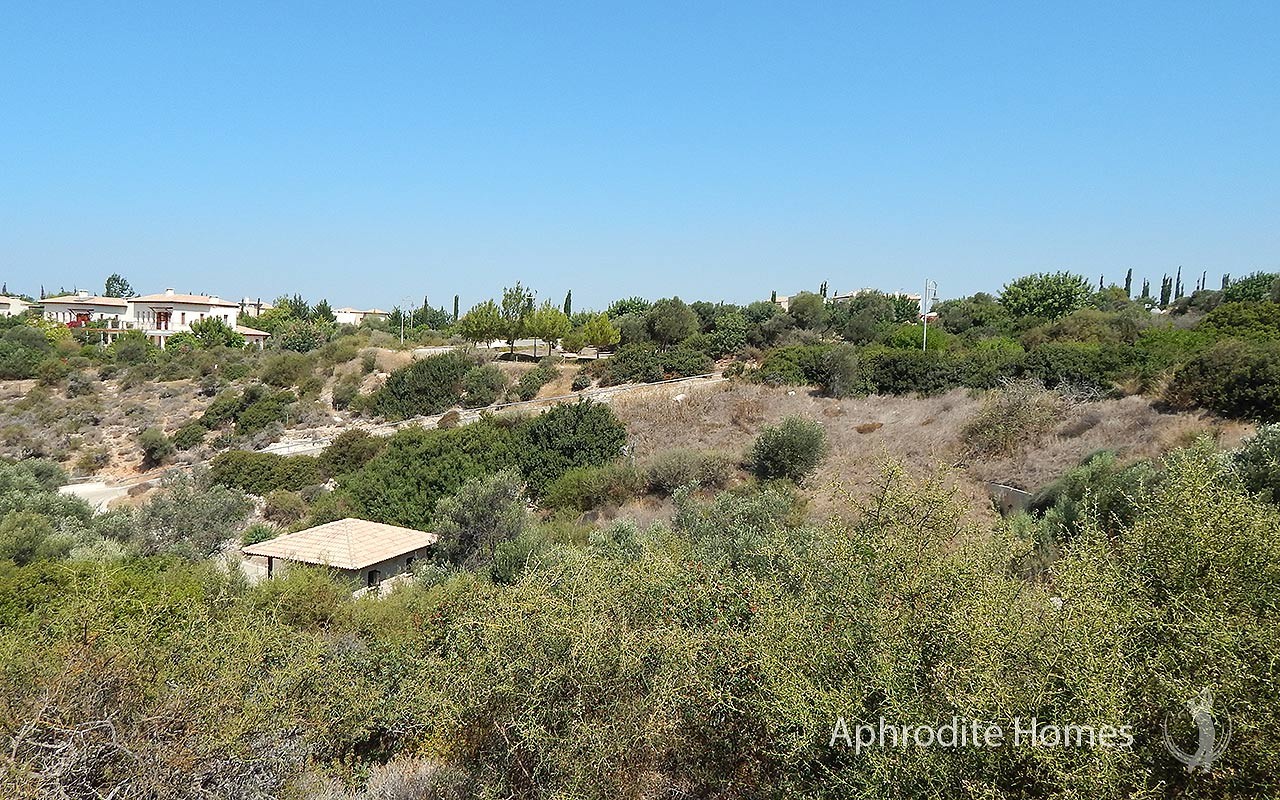 AH102V - Plot For Sale