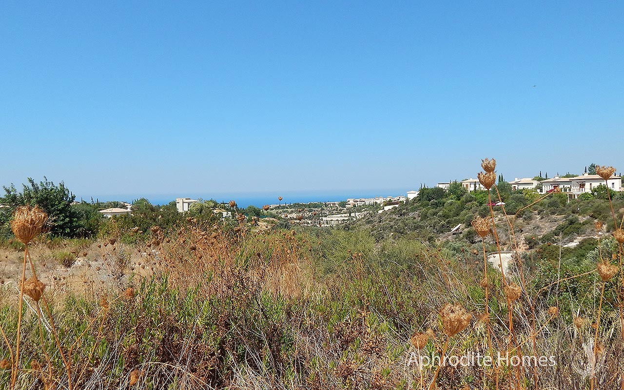 AH102V - Plot For Sale