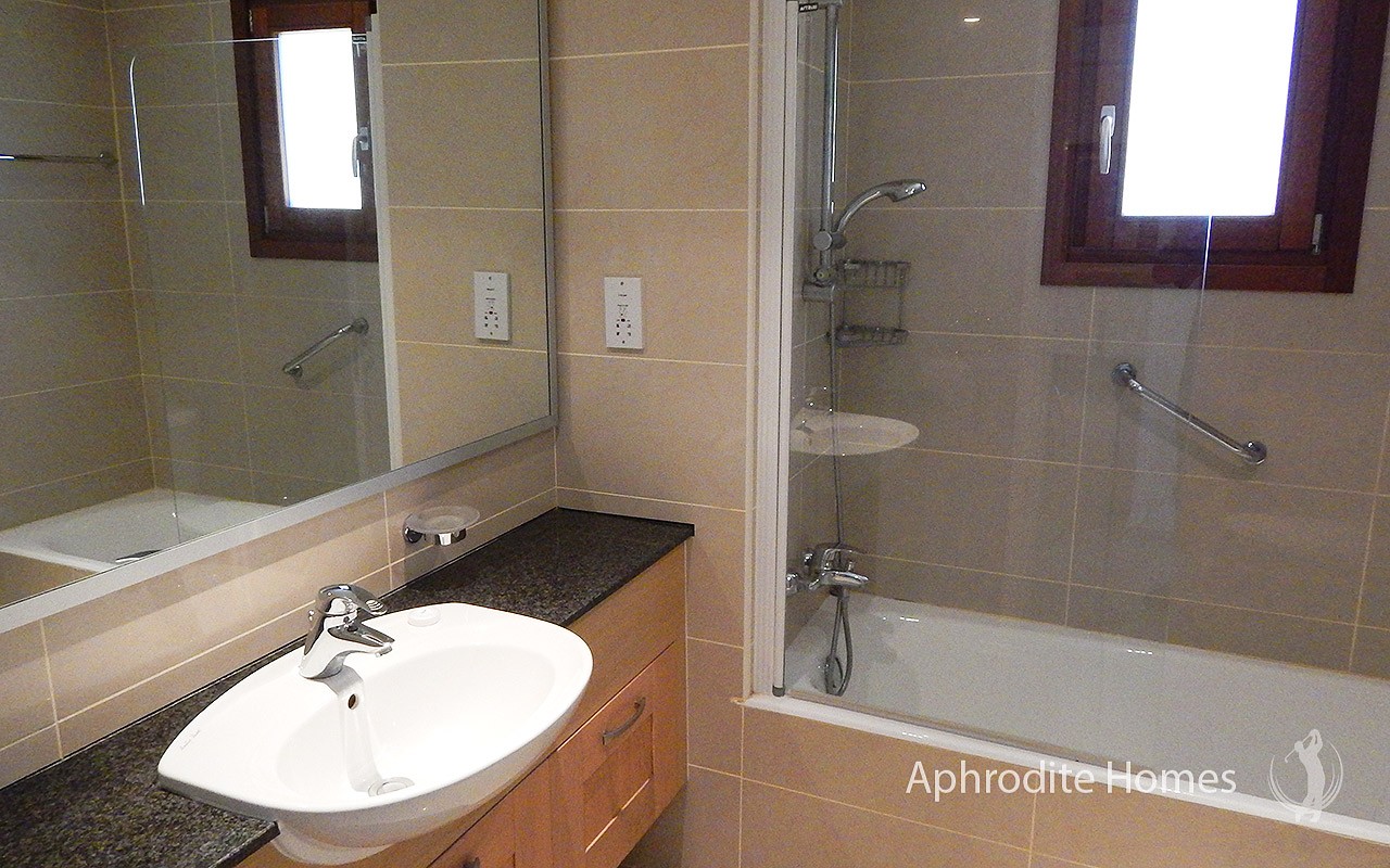 AH143P - 3-Bed Luxury Apartment