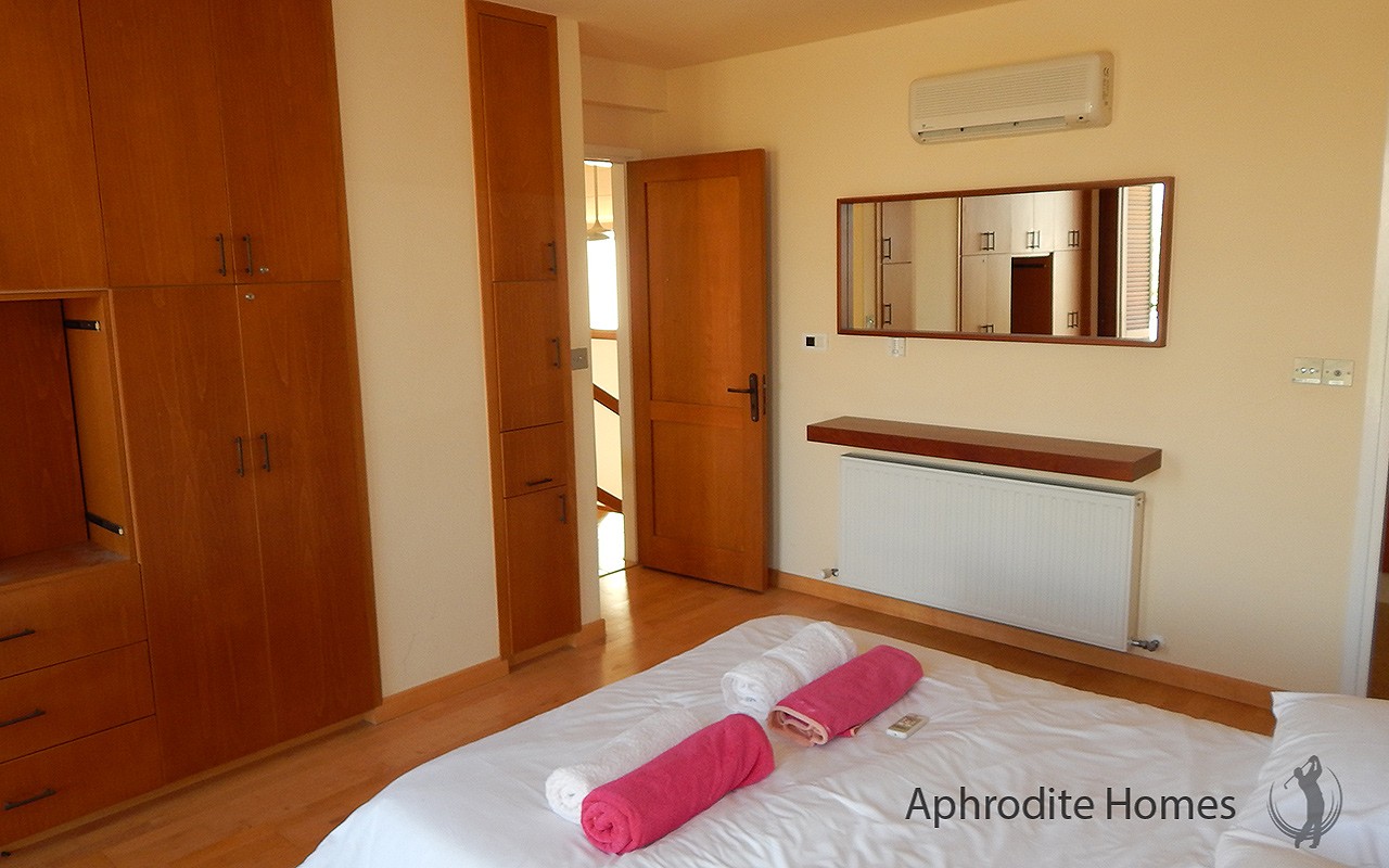 AH124V - 4-Bed Luxury Villa