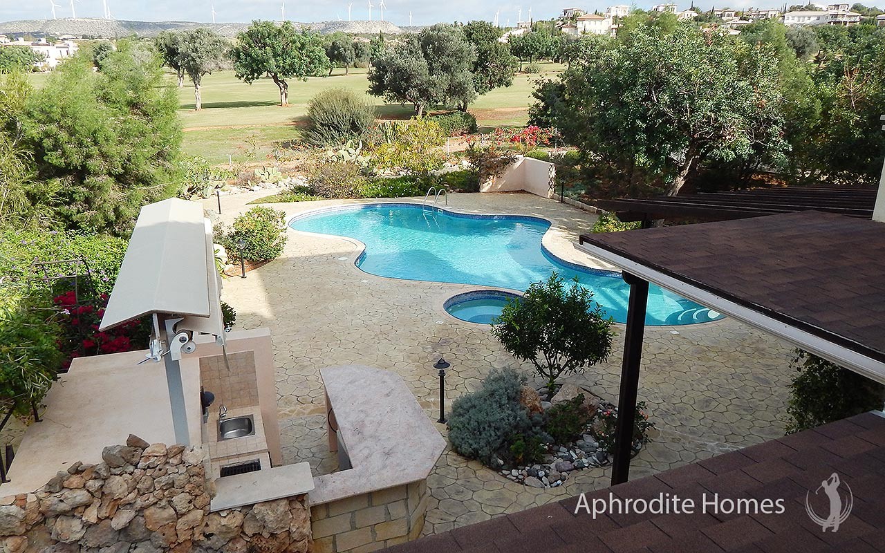 AH157V - 5-Bed Luxury Villa