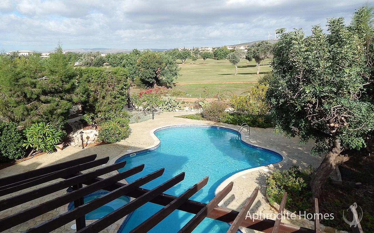 AH157V - 5-Bed Luxury Villa