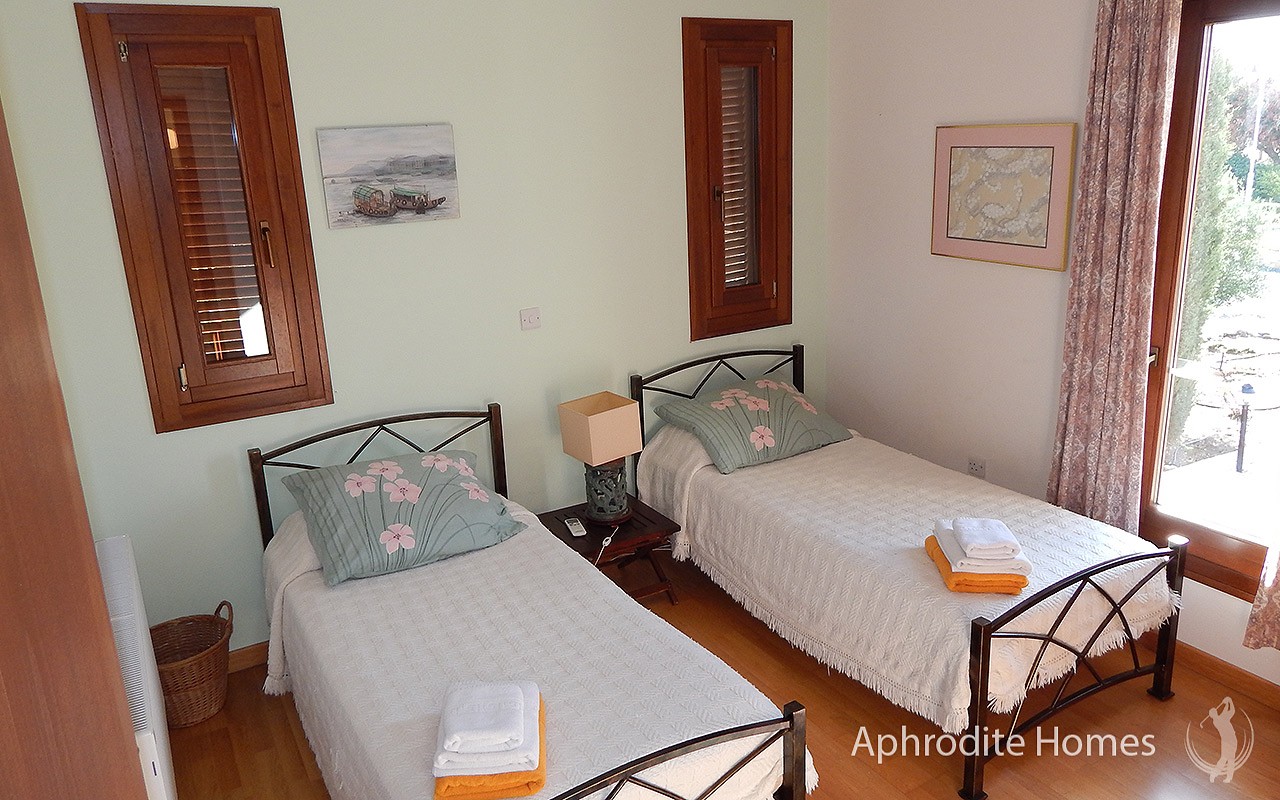 AH157V - 5-Bed Luxury Villa