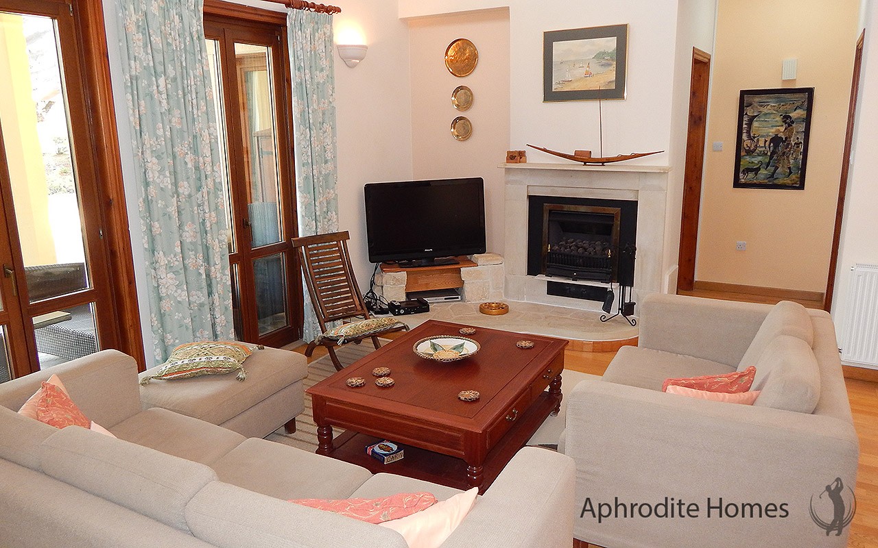 AH157V - 5-Bed Luxury Villa