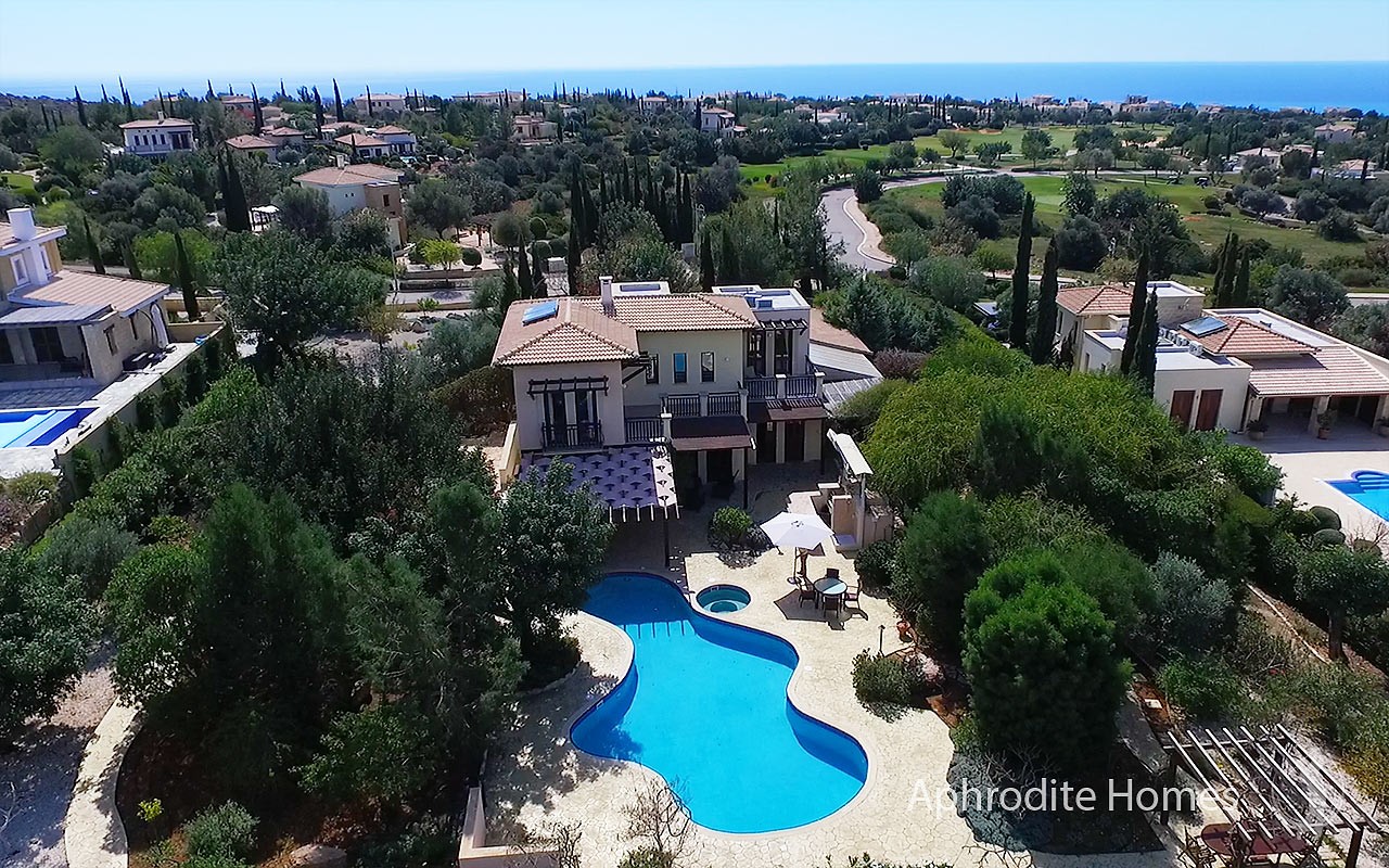 AH157V - 5-Bed Luxury Villa