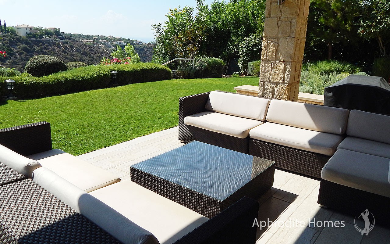 AH184V - 5-Bed Luxury Villa