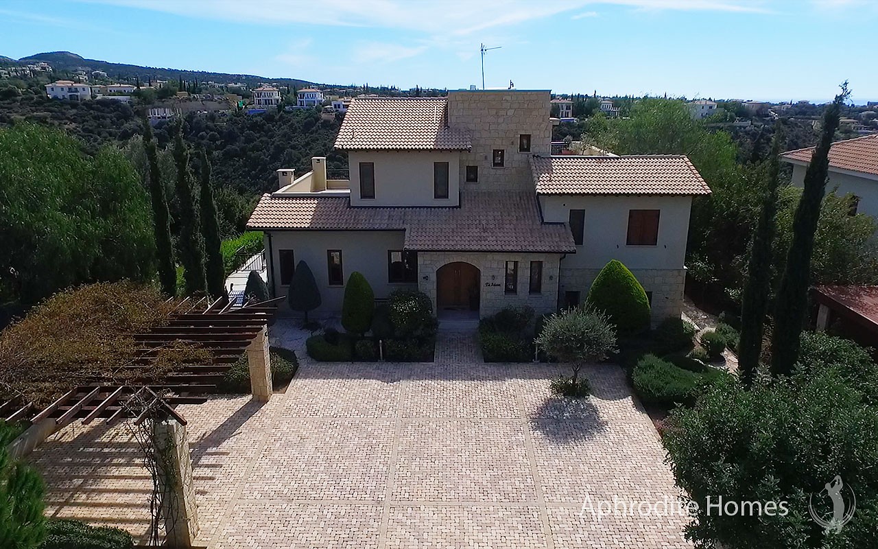 AH184V - 5-Bed Luxury Villa