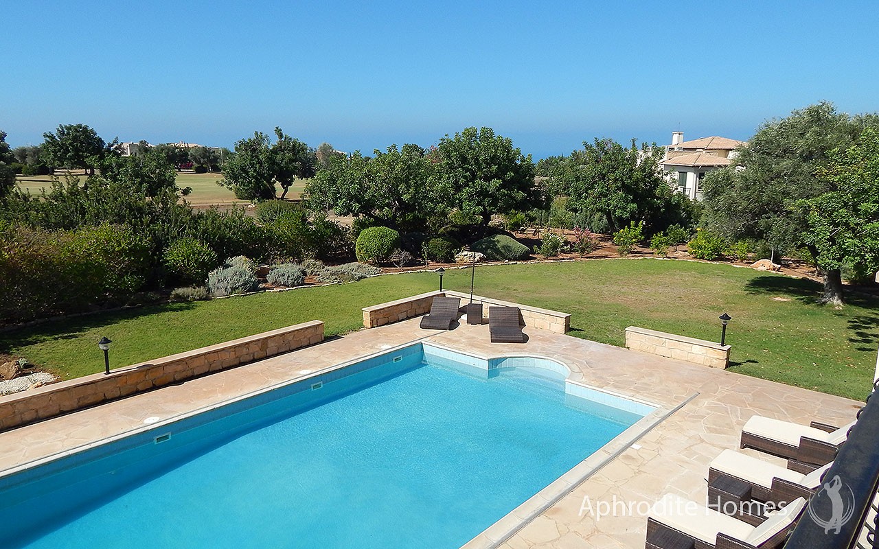 AH183V - 5-Bed Luxury Villa