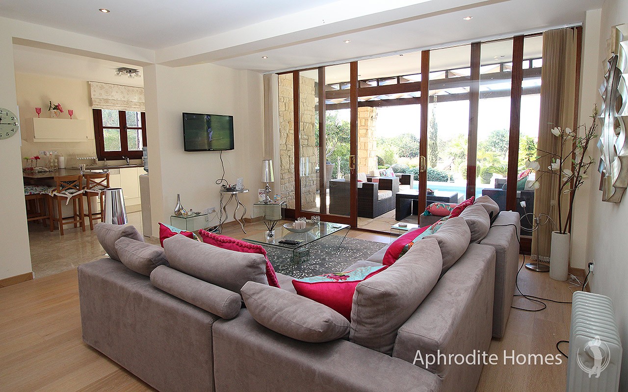 AH245V - 4-Bed Luxury Detached Villa