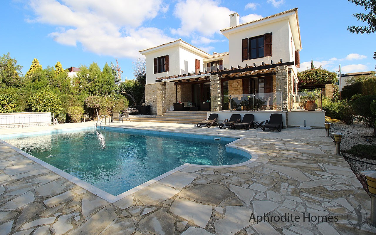 AH245V - 4-Bed Luxury Detached Villa