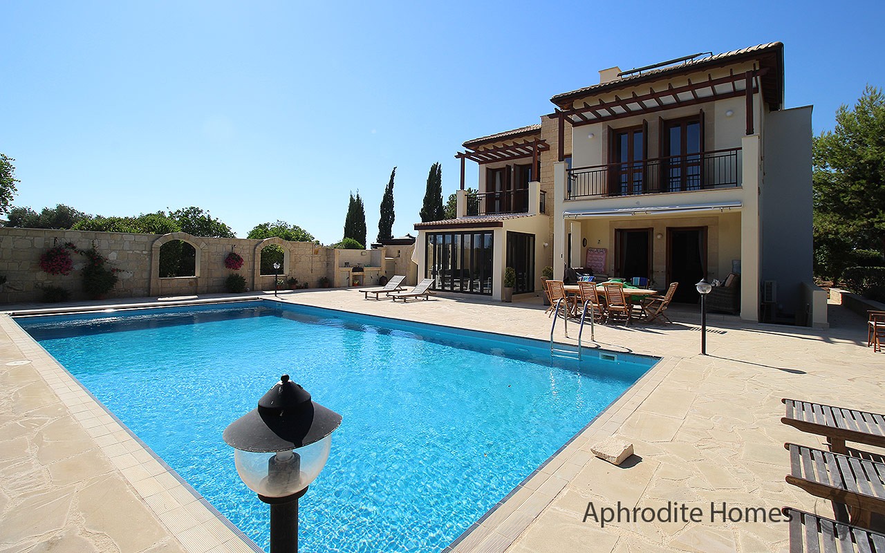 AH271V - 3-Bed Luxury Detached Villa