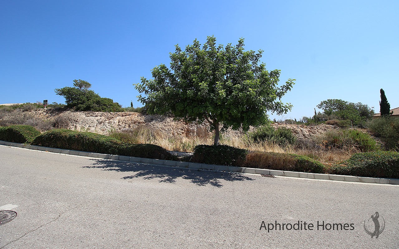 AH276V - Luxury Plot For Sale