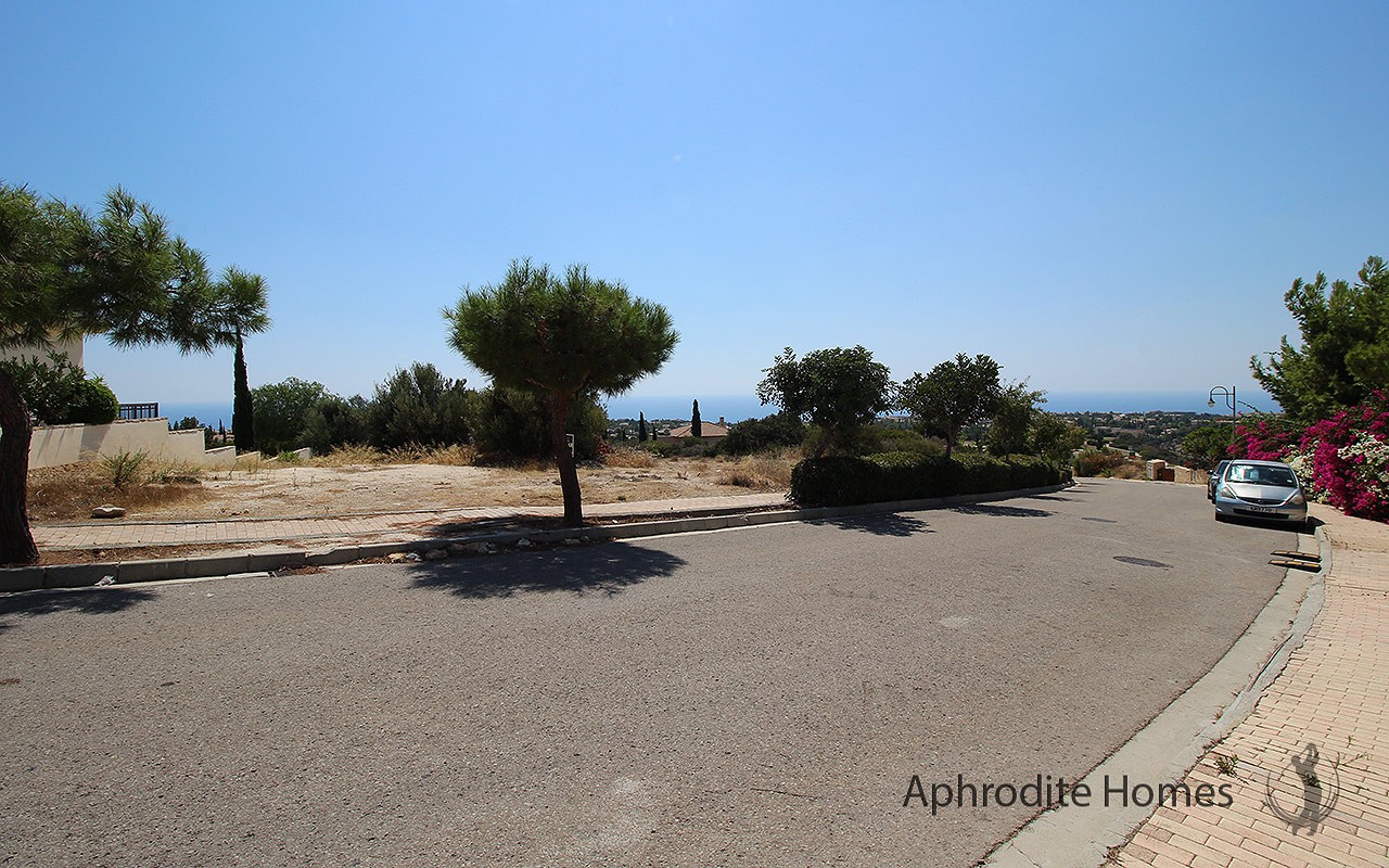 AH276V - Luxury Plot For Sale