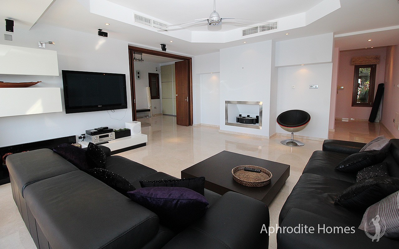 AH283P - 5-Bed Super Luxury Villa