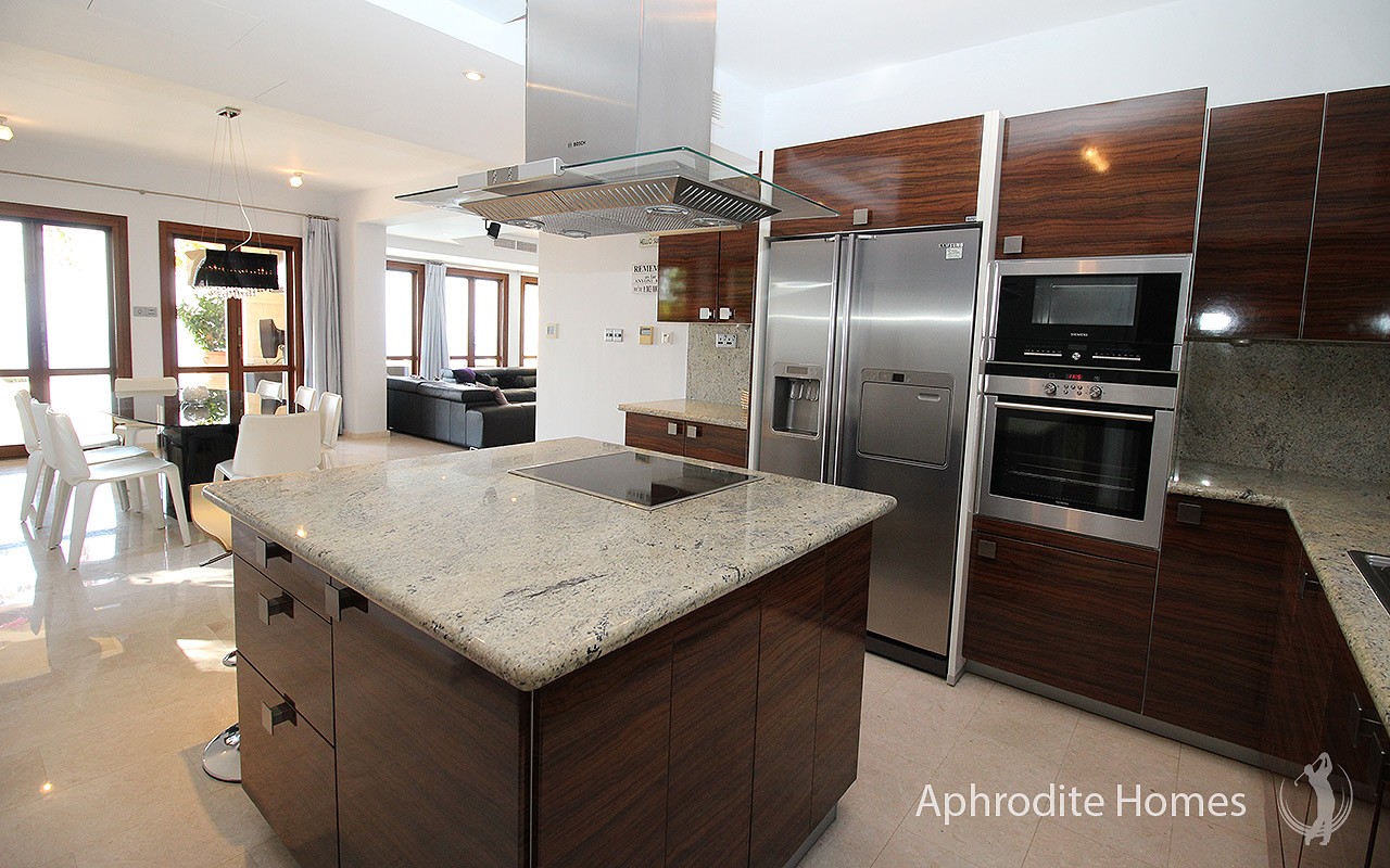 AH283P - 5-Bed Super Luxury Villa