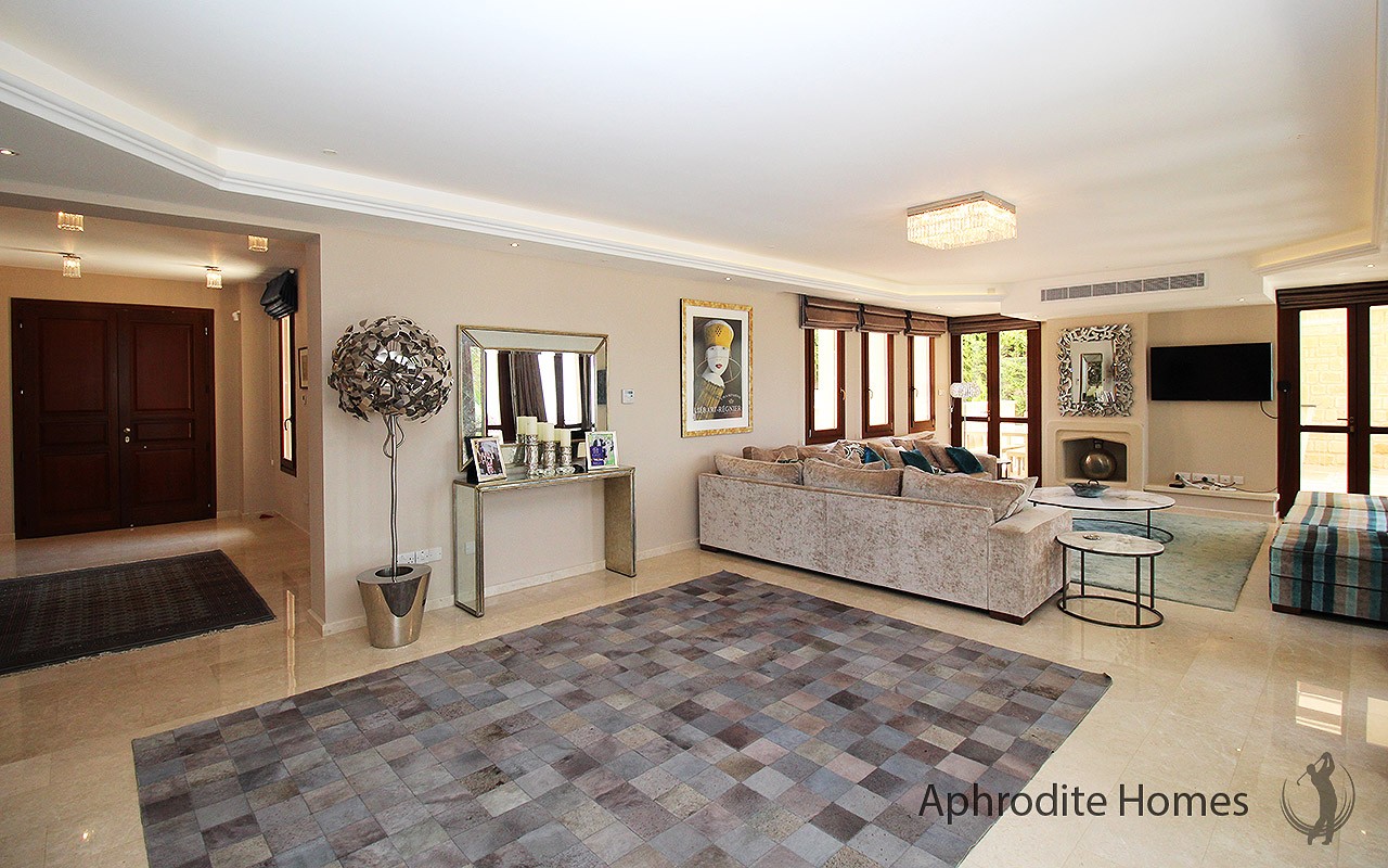 AH292V - 5-Bed Super Luxury Detached Villa