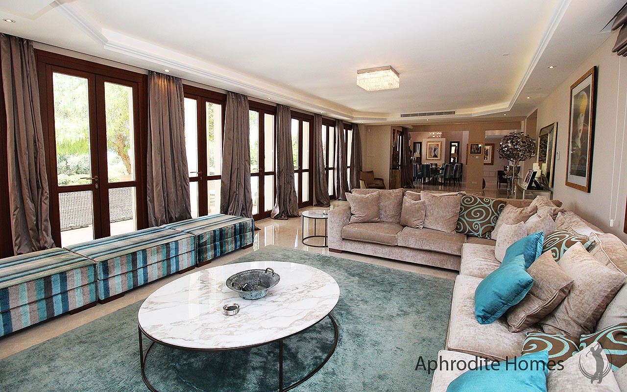 AH292V - 5-Bed Super Luxury Detached Villa
