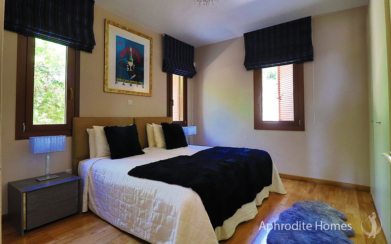 AH292V - 5-Bed Super Luxury Detached Villa