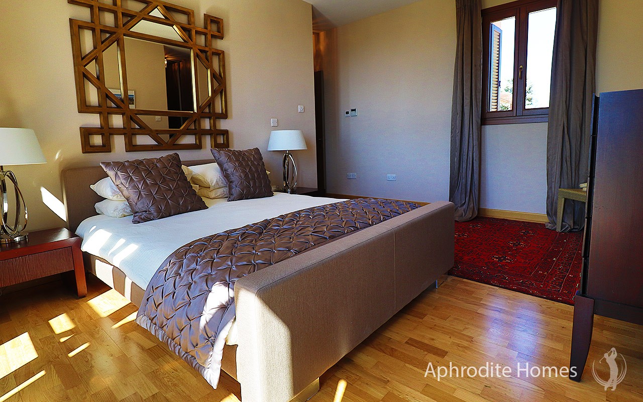 AH292V - 5-Bed Super Luxury Detached Villa