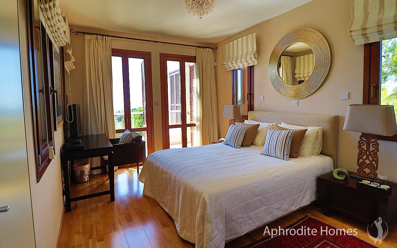 AH292V - 5-Bed Super Luxury Detached Villa