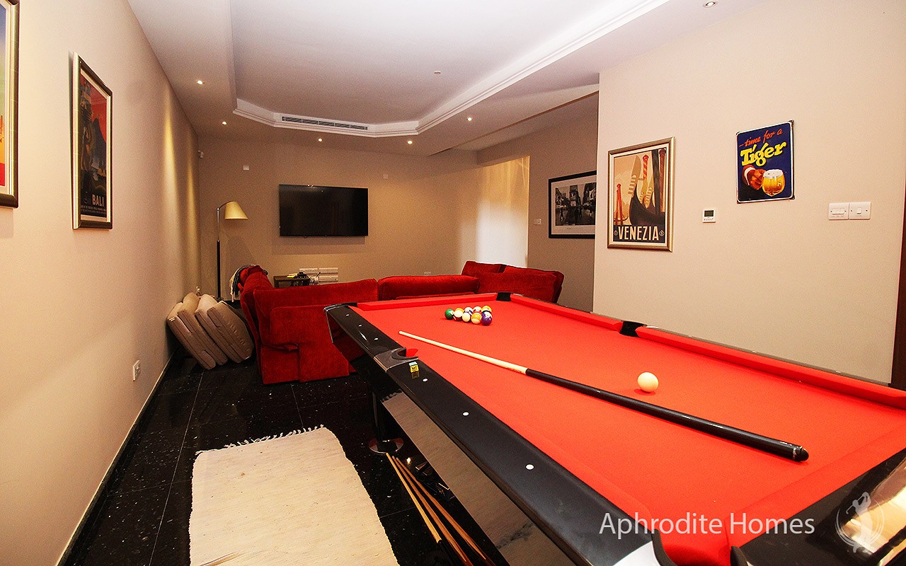 AH292V - 5-Bed Super Luxury Detached Villa