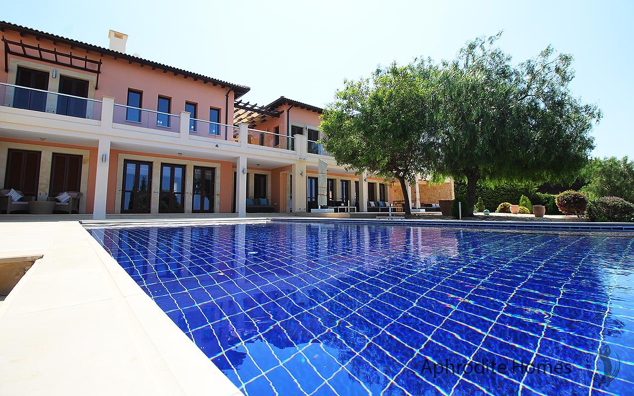 AH292V - 5-Bed Super Luxury Detached Villa