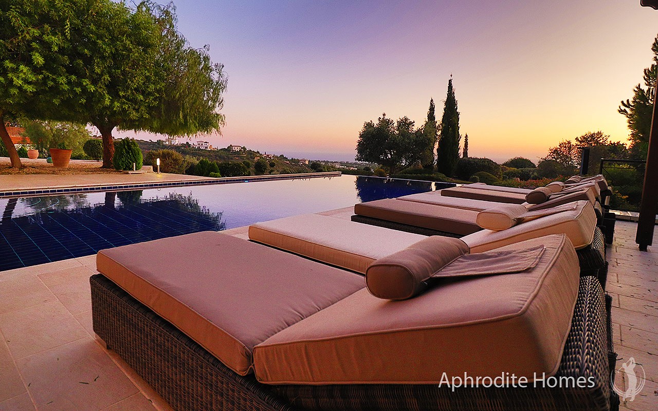 AH292V - 5-Bed Super Luxury Detached Villa