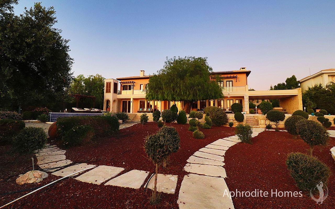 AH292V - 5-Bed Super Luxury Detached Villa