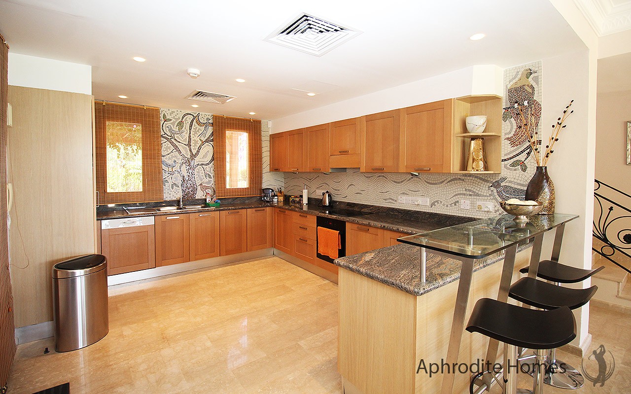 AH294V - 4-Bed Luxury Detached Villa
