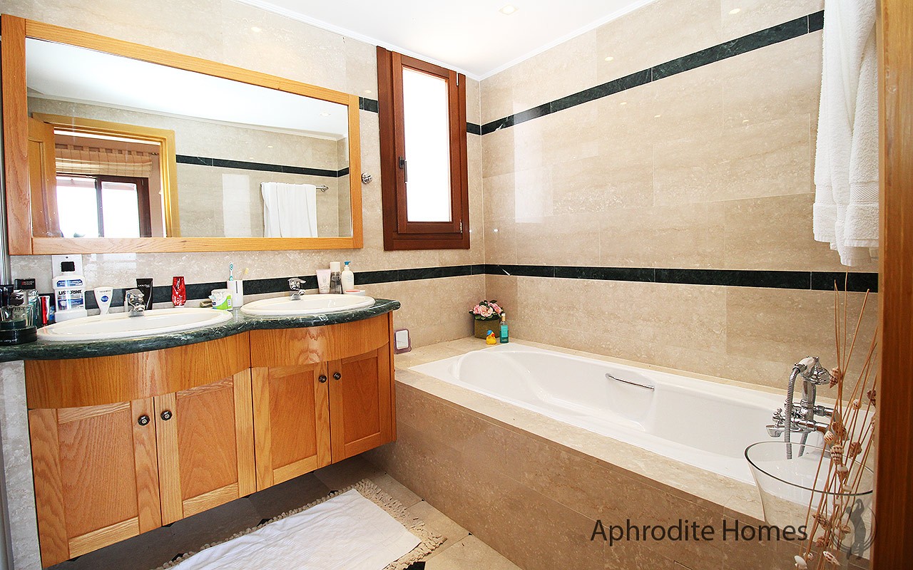 AH294V - 4-Bed Luxury Detached Villa