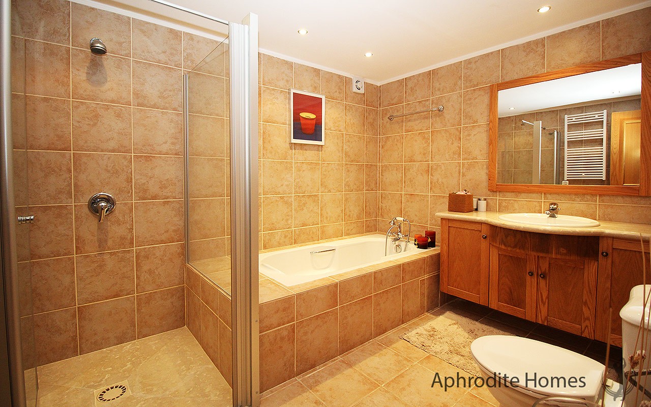 AH294V - 4-Bed Luxury Detached Villa