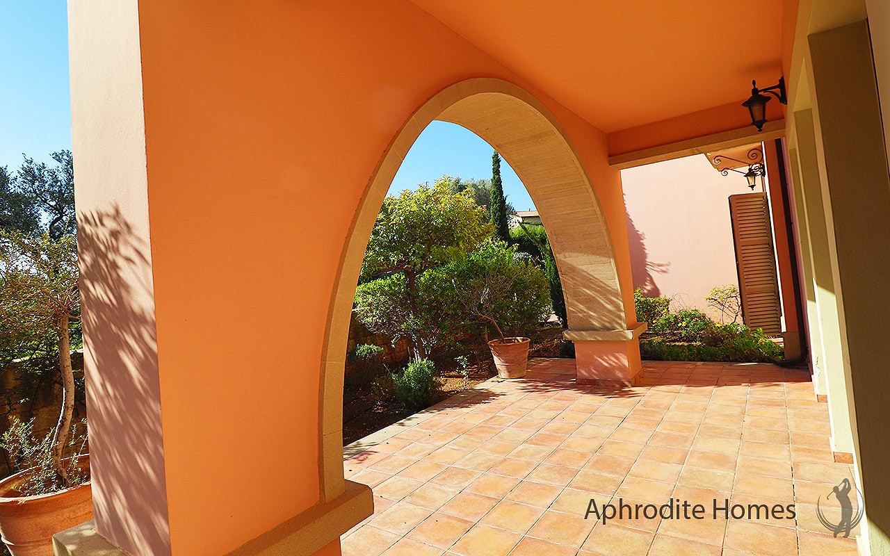 AH301P - 2-Bed Luxury Apartment