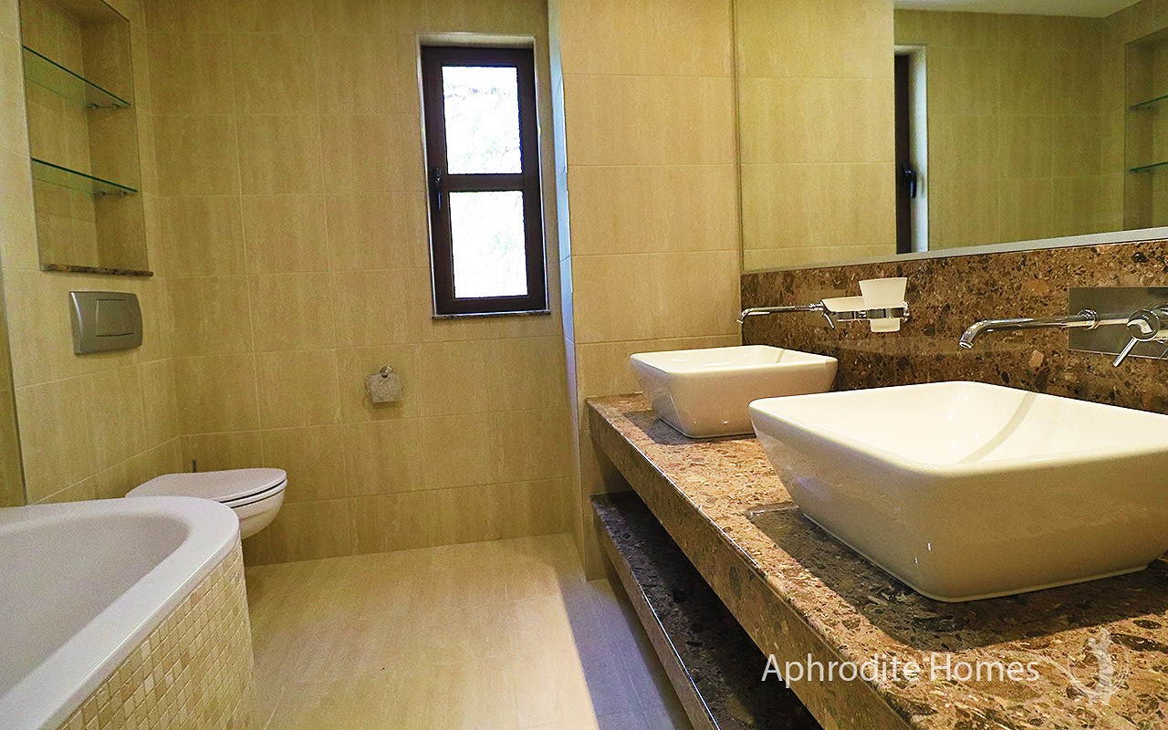 AH311P - 2-Bed Luxury Apartment