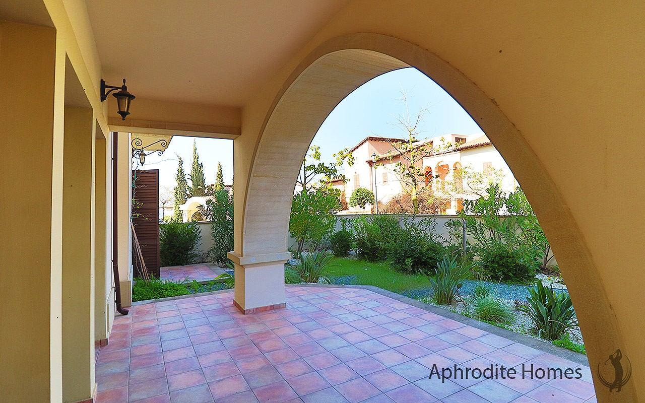 AH312P - 2-Bed Luxury Apartment