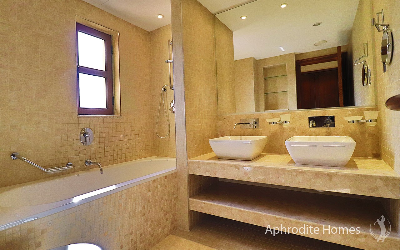 AH318P - 2-Bed Luxury Apartment