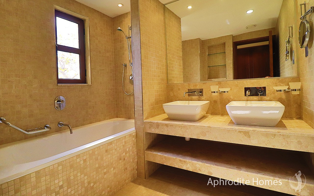 AH320P - 2-Bed Luxury Apartment