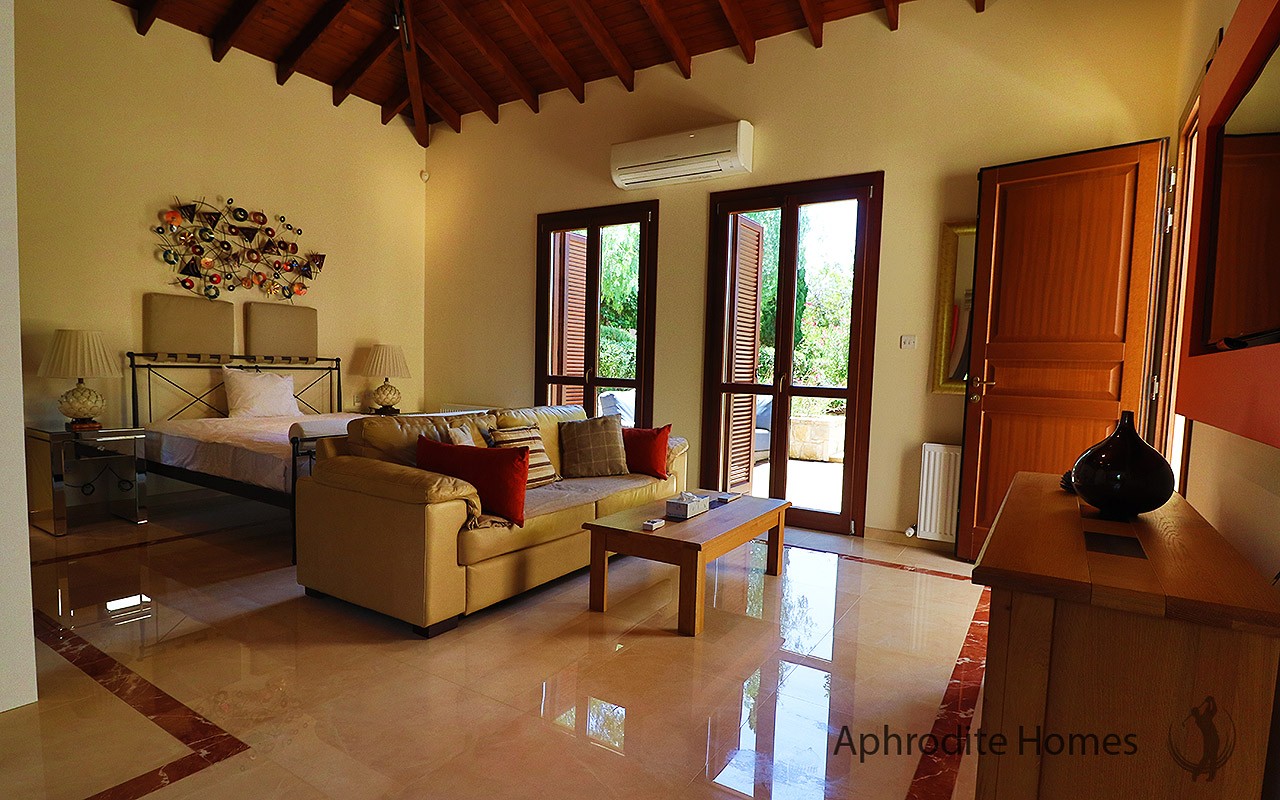 AH330V - 4-Bed Luxury Detached Villa