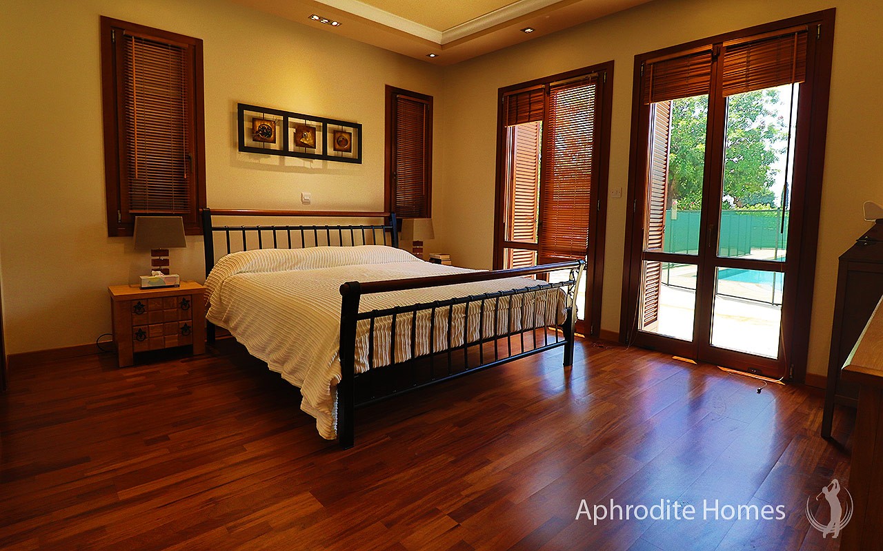 AH330V - 4-Bed Luxury Detached Villa