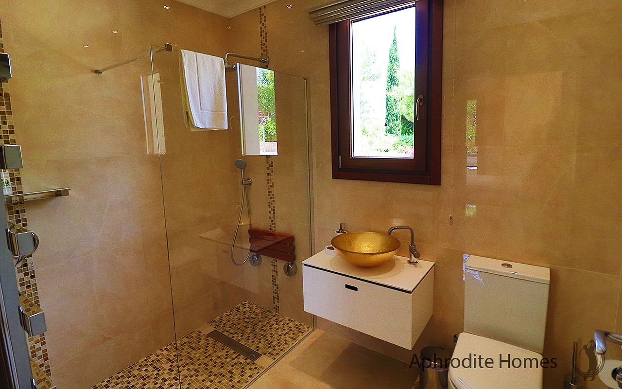 AH330V - 4-Bed Luxury Detached Villa