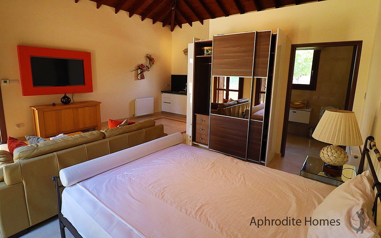 AH330V - 4-Bed Luxury Detached Villa